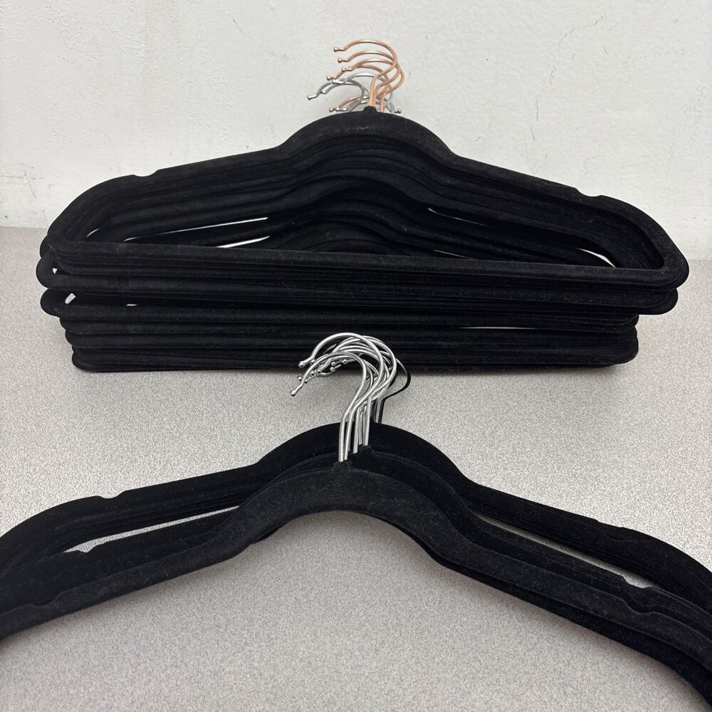 Velvet Hangers Lot of 40, Black, 29 Trouser, And 11 Single, EXCELLENT CONDITION